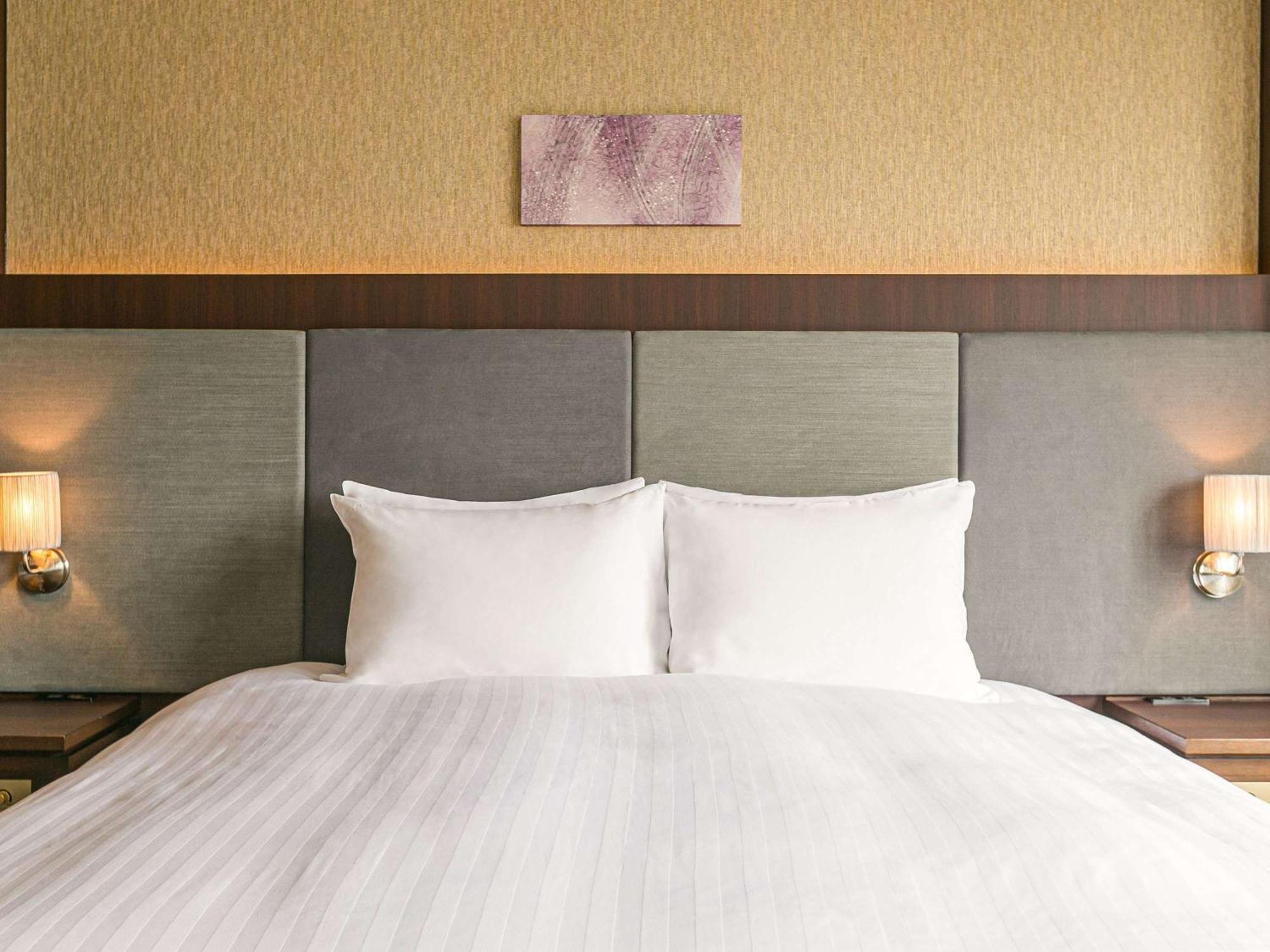 โรงแรม Grand Mercure Biwa & 4*